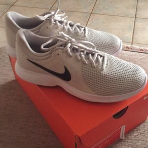 Nike women size 10 brand new